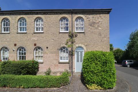 2 bedroom end of terrace house to rent, Heasman Close, Newmarket CB8