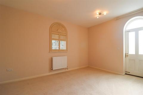 2 bedroom end of terrace house to rent, Heasman Close, Newmarket CB8