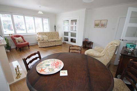 18 Fairview Drive, Broadstone, BH18 9AP