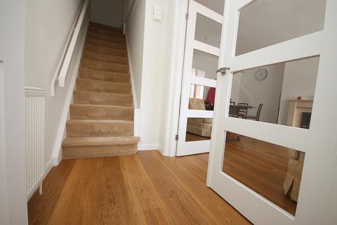 18 Fairview Drive, Broadstone, BH18 9AP