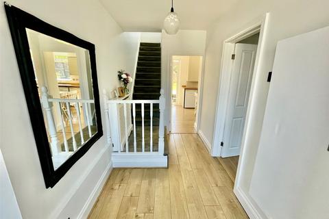 9 Curtismill Close, Orpington, BR5 2JX