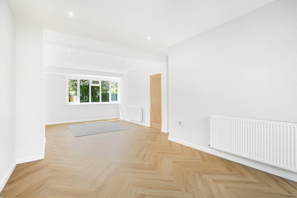 House in Caterham - View 2