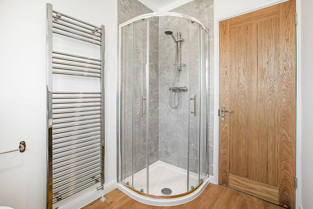 House in Caterham - More