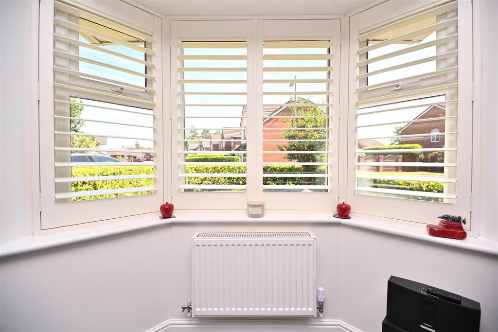 20 Farleigh Close Lounge (2).JPG