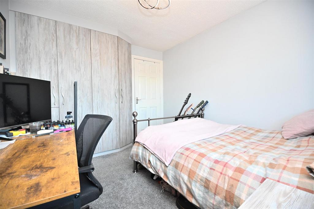 20 Farleigh Close Bedroom 2 (2).JPG