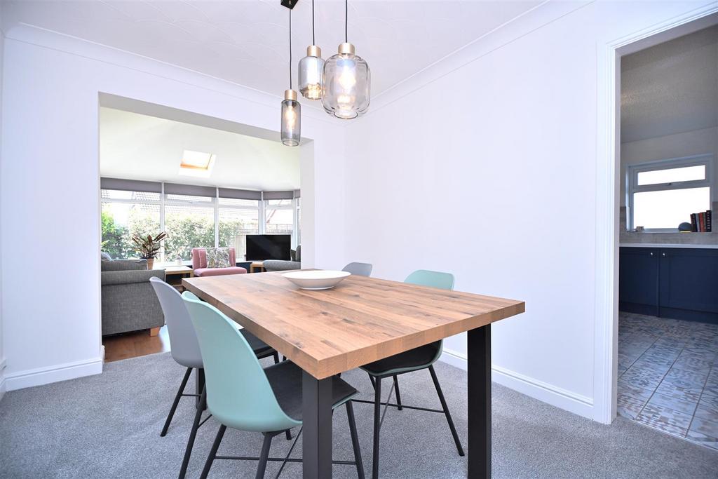 20 Farleigh Close Dining Room (1).JPG