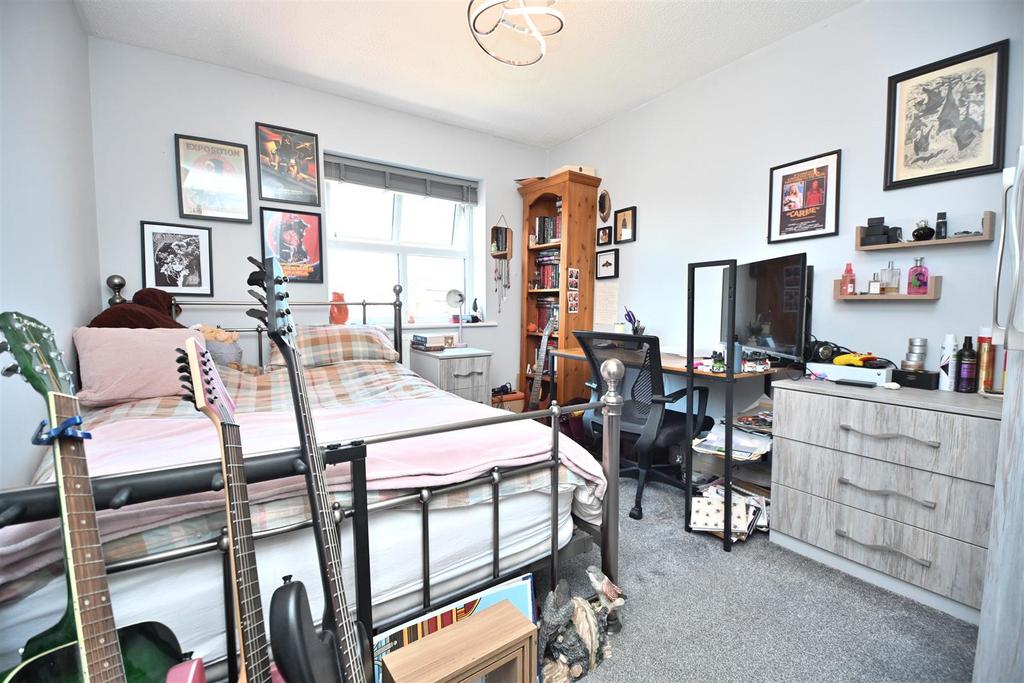 20 Farleigh Close Bedroom 2 (1).JPG