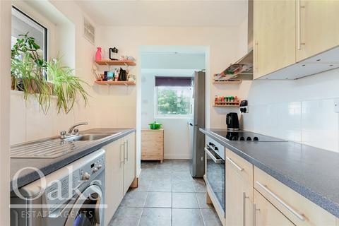 48 Byards Croft, London, SW16 5EY