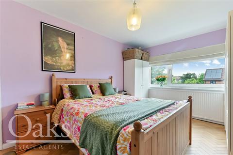 48 Byards Croft, London, SW16 5EY