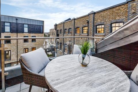 2 bedroom flat to rent, Palace Wharf, W6