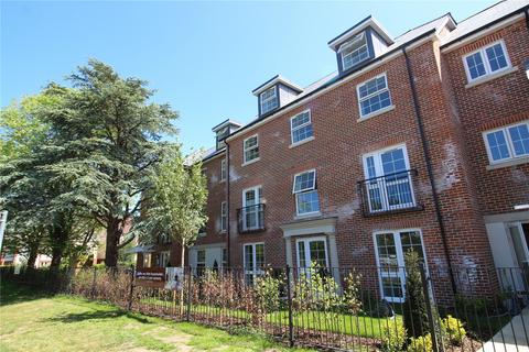 1 bedroom apartment for sale, Clinton Lodge, Queen Elizabeth Avenue, Lymington, Hampshire, SO41