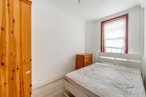 2 bedroom flat to rent, Bridge Street, Pinner, HA5