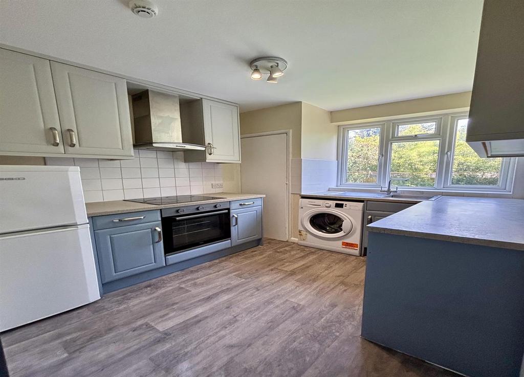 Kitchen2.jpg