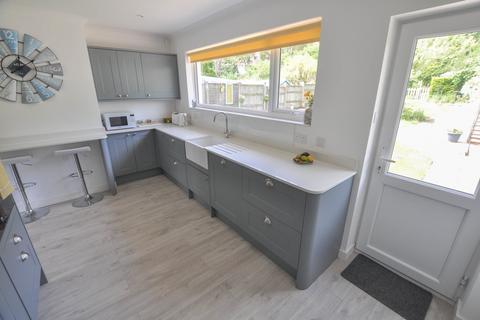 2 bedroom bungalow for sale, The Vineries, Wimborne, BH21