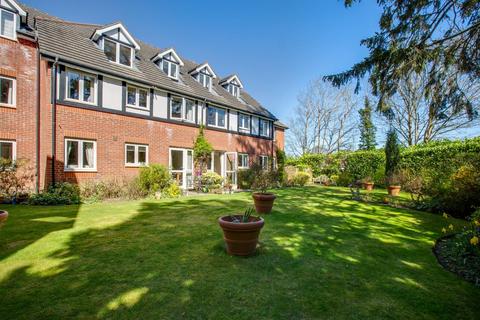 2 bedroom flat for sale, Archer Court, Chesham Road, Amersham, Buckinghamshire, HP6 5UL
