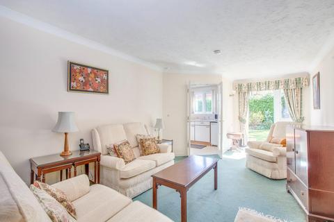 2 bedroom flat for sale, Archer Court, Chesham Road, Amersham, Buckinghamshire, HP6 5UL