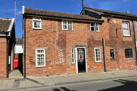2 bedroom end of terrace house for sale, Windmill Cottage, Bullock Fair Close, Harleston, Norfolk IP20 9AT