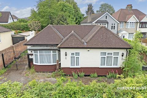 2 bedroom detached bungalow for sale, Walden Way, Hornchurch, RM11