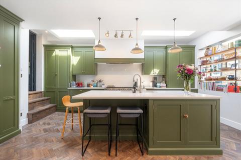 1 Norman Avenue, Twickenham, TW1 2LY