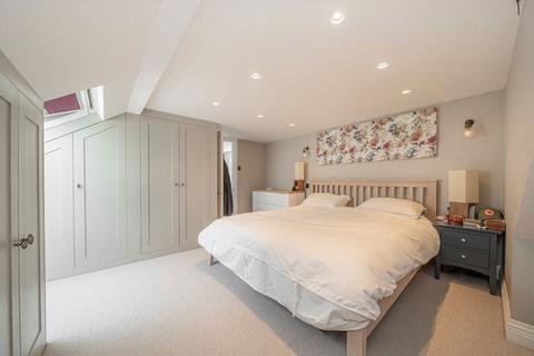 1 Norman Avenue, Twickenham, TW1 2LY