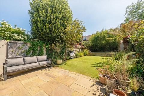 1 Norman Avenue, Twickenham, TW1 2LY