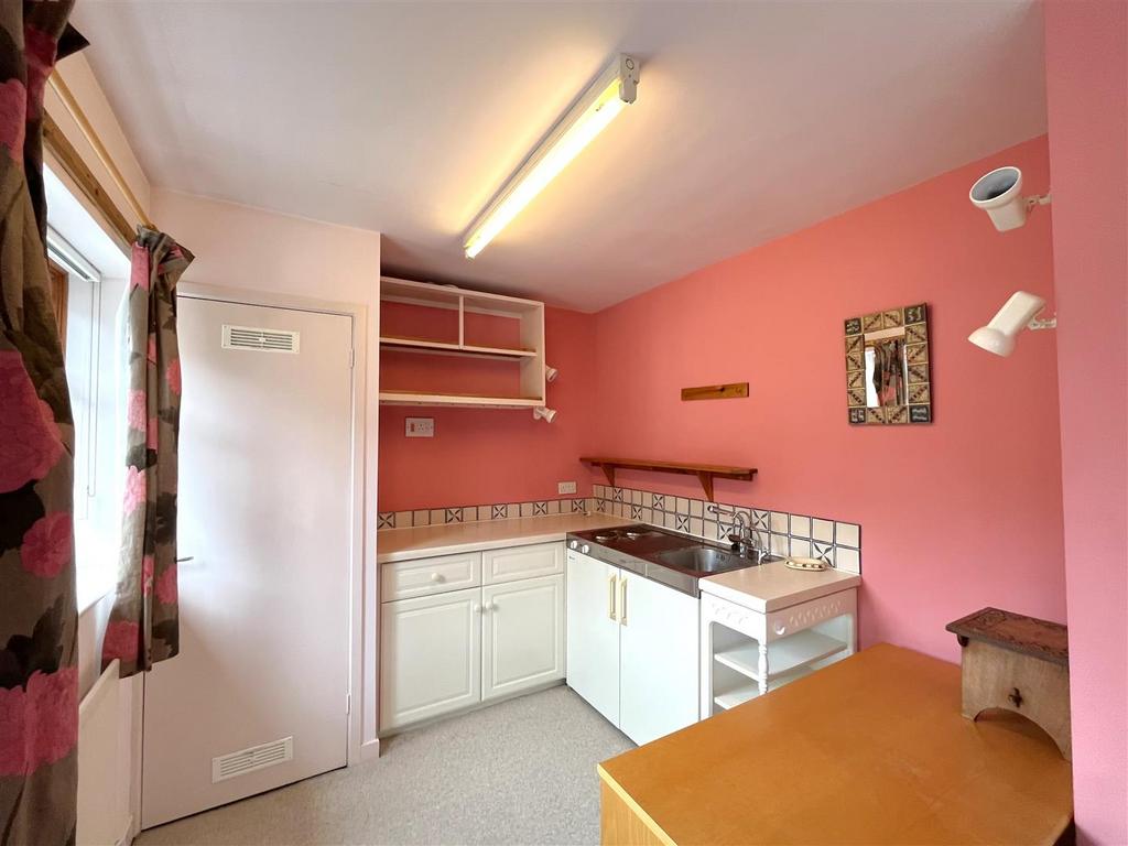 IMG 8776 - New kitchenette off extention bed 1.JPG