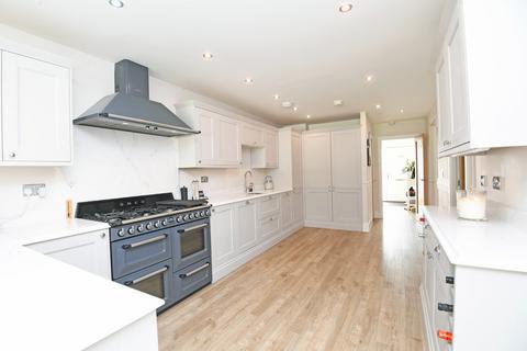 8 Garten Close, Knaresborough, HG5 0TR