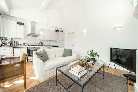 1 bedroom flat to rent, Lausanne Road, London SE15