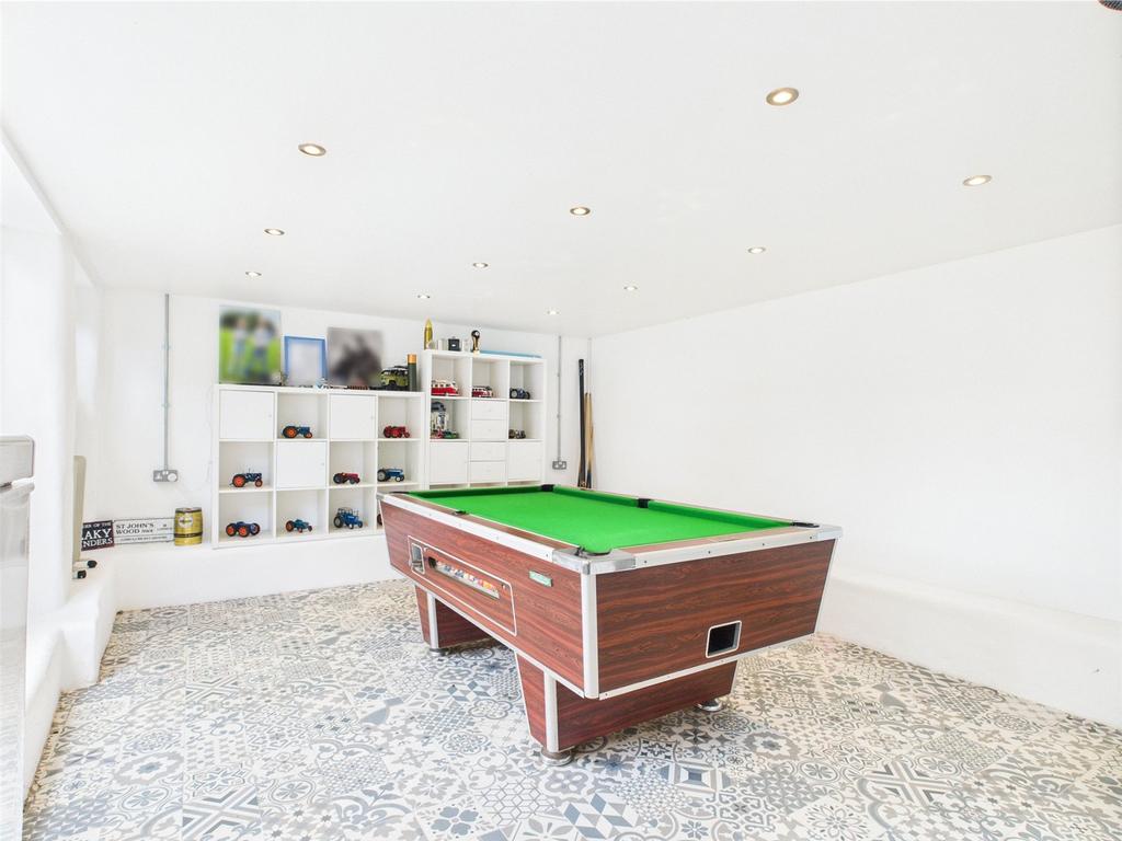 Games / Hobby Room