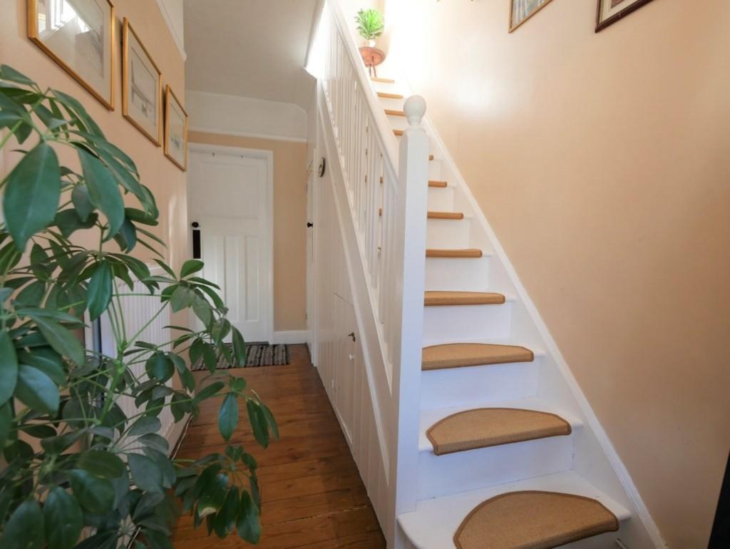 Entrance hall2