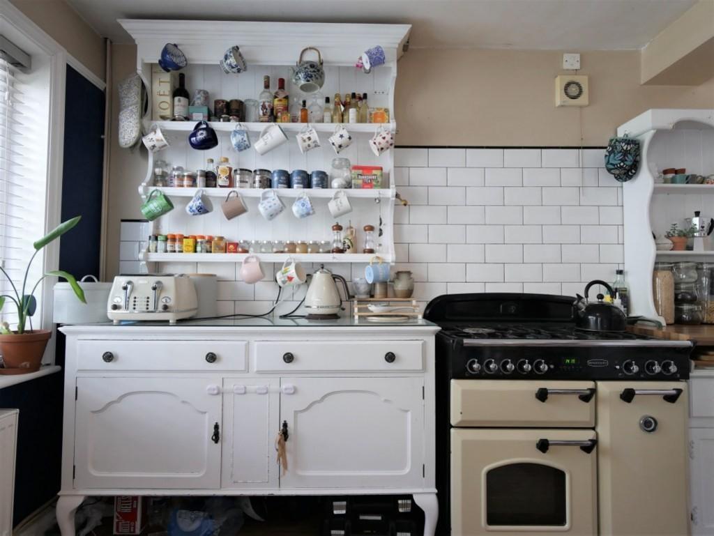 Kitchen dining5