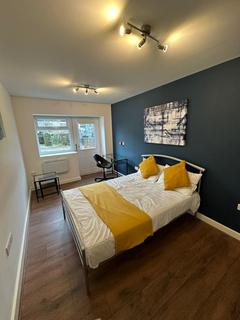 1 bedroom in a house share to rent, 143 Brompton Street, Oldham