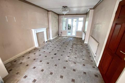 4 bedroom semi-detached house for sale, Sunnyfield Road, Prestwich, M25