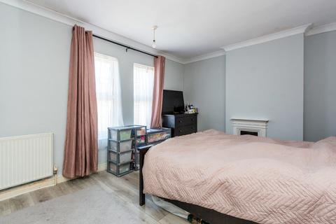 46 Irchester Road, Rushden, NN10 9XE