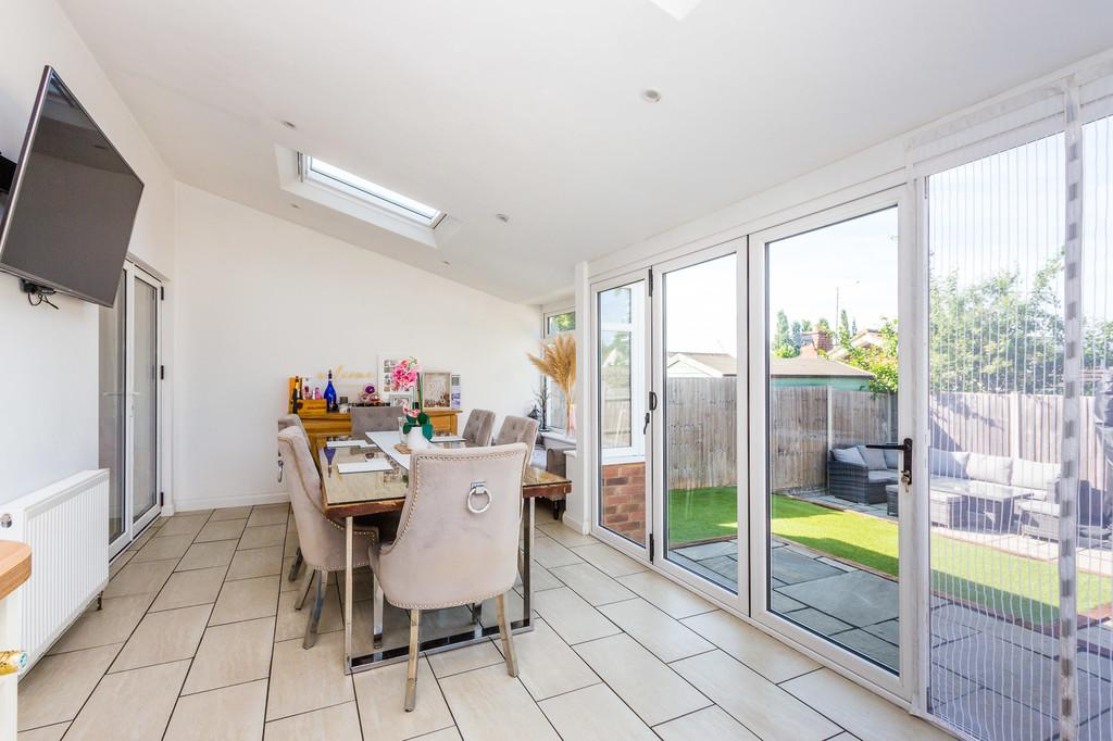 Sun Room/Dining Room