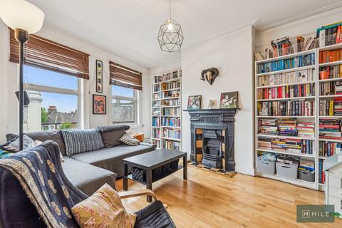 2 bedroom flat for sale, High Road, London NW2