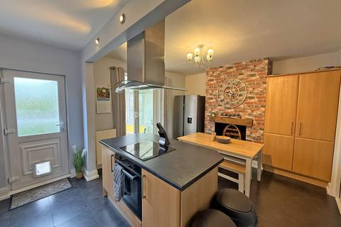 3 bedroom semi-detached house for sale, Briardene Avenue, Scarborough YO12