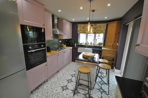 2 bedroom semi-detached bungalow for sale, Saffron Close, Doncaster DN11