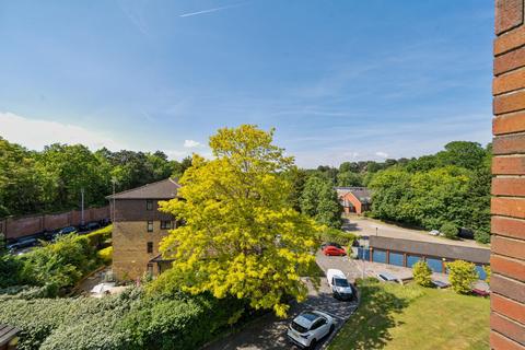 24 Forest Close, Chislehurst, BR7 5QS