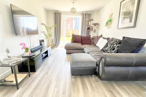 3 bedroom detached house for sale, Douglas Drive, Bordon GU35