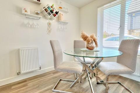 3 bedroom detached house for sale, Douglas Drive, Bordon GU35