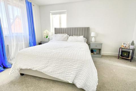 3 bedroom detached house for sale, Douglas Drive, Bordon GU35