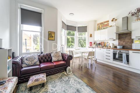 1 bedroom apartment to rent, Ossian Road, Couch End, London