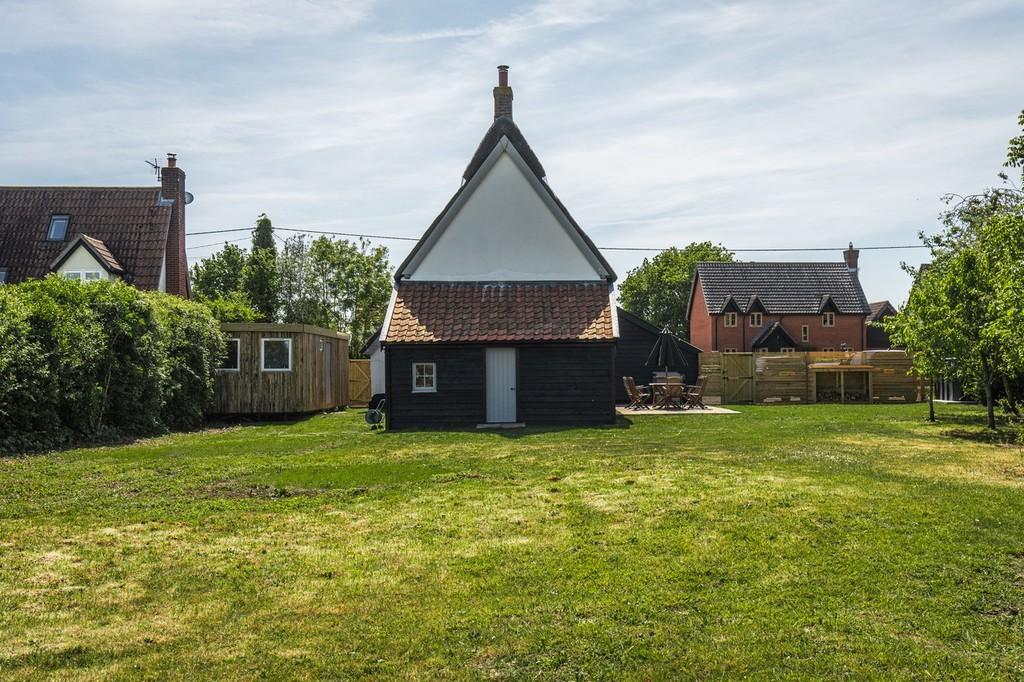 White Cottage House -94