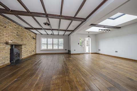 3 bedroom cottage to rent, Village Road, Uxbridge UB9