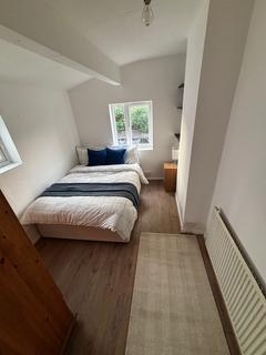 1 bedroom in a house share to rent, Cardigan Street, Luton LU1