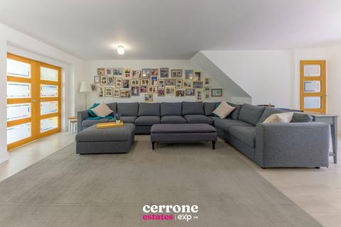 21 Beaumont Lawns, Marlbrook, Bromsgrove, B60 1HZ