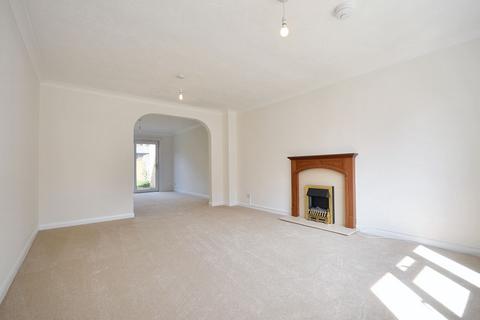 4 bedroom link detached house to rent, Palmerston Avenue, Langley SL3