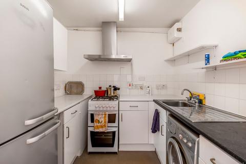 1 bedroom flat for sale, Camden Road, London, N7
