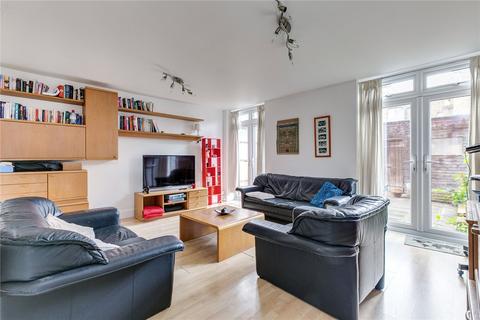 168 Dunston Road, London, SW11 5YB